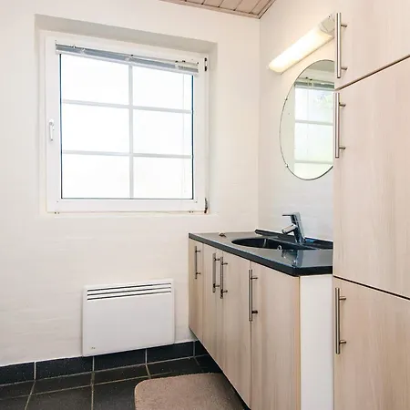 10 Person In Bl Vand Blåvand